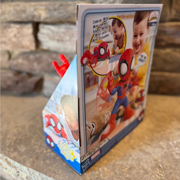 Crawling Spidey - NEW - Picture 4 of 6